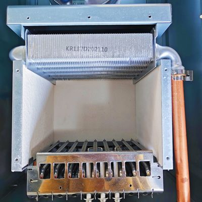 Nồi hơi nước nóng treo tường Vỏ trắng Thành phần trên cùng Nhiệt và tắm Chức năng kép